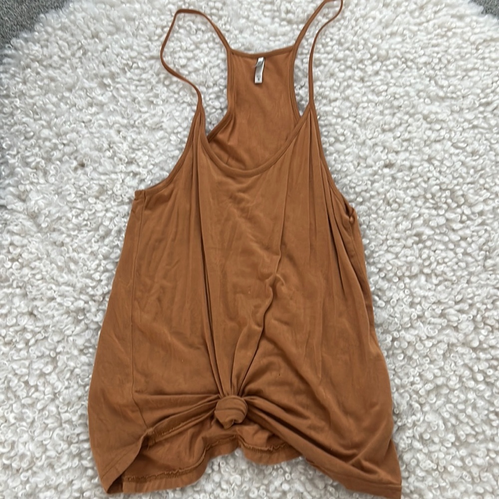 Buckle tank